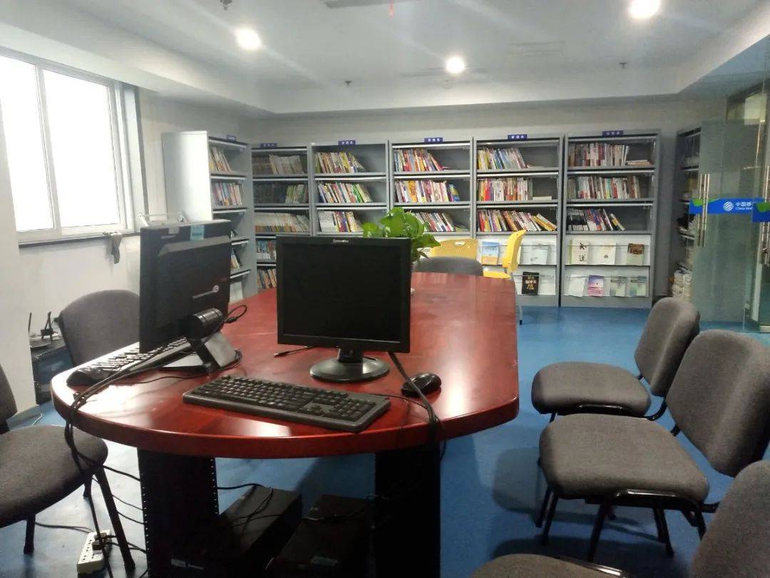 【书香企业】姜堰移动公司:“移动书屋”成为知识“大篷车”“星空体育APP”(图3)
【书香企业】姜堰移动公司:“移动书屋”成为知识“大篷车”“星空体育APP”(图3)