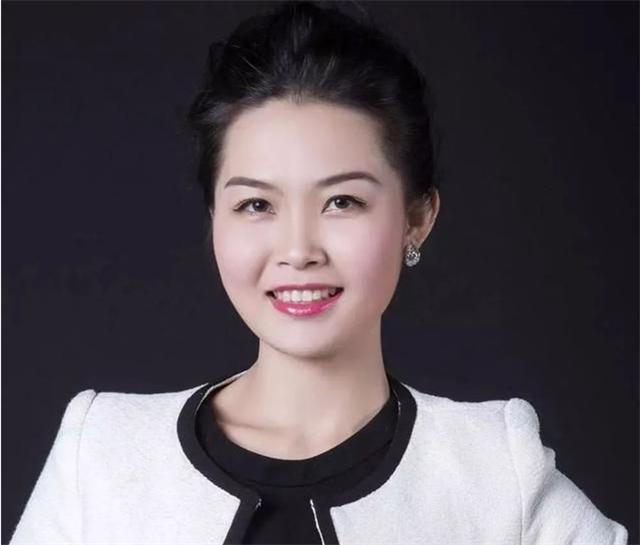 她17岁成海底捞服务员 如今身家30亿:努力拼搏 终能逆风翻盘“星空体育APP”(图5)
她17岁成海底捞服务员 如今身家30亿:努力拼搏 终能逆风翻盘“星空体育APP”(图5)